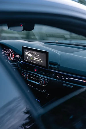 Audi B9/C8/Q7 Beifahrer Informationsdisplay – Audi A4 B9 Einbauansicht